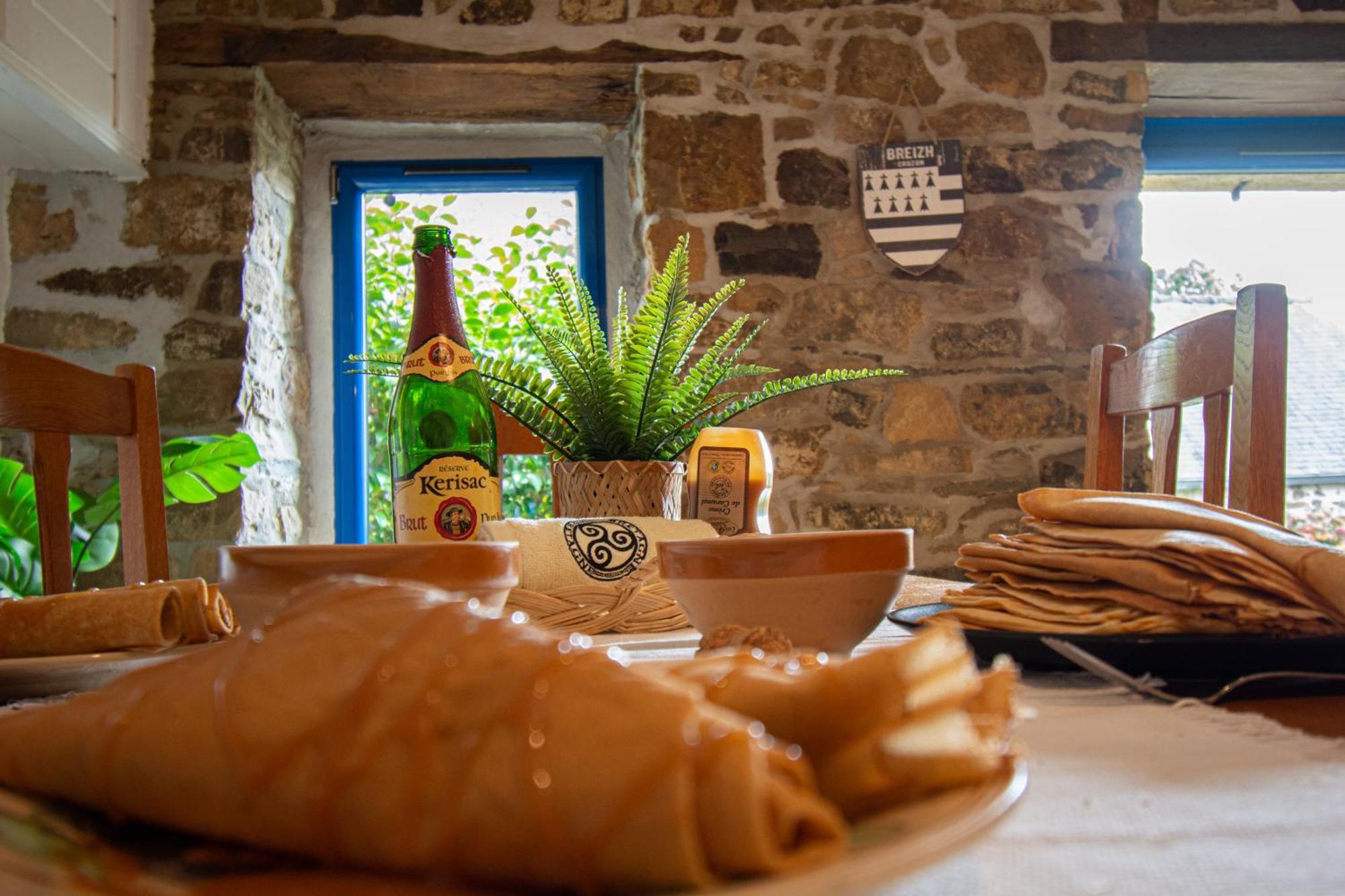 Ti Vaen I Maison Traditionnelle Bretonne & Sauna Lanvéoc Zewnętrze zdjęcie